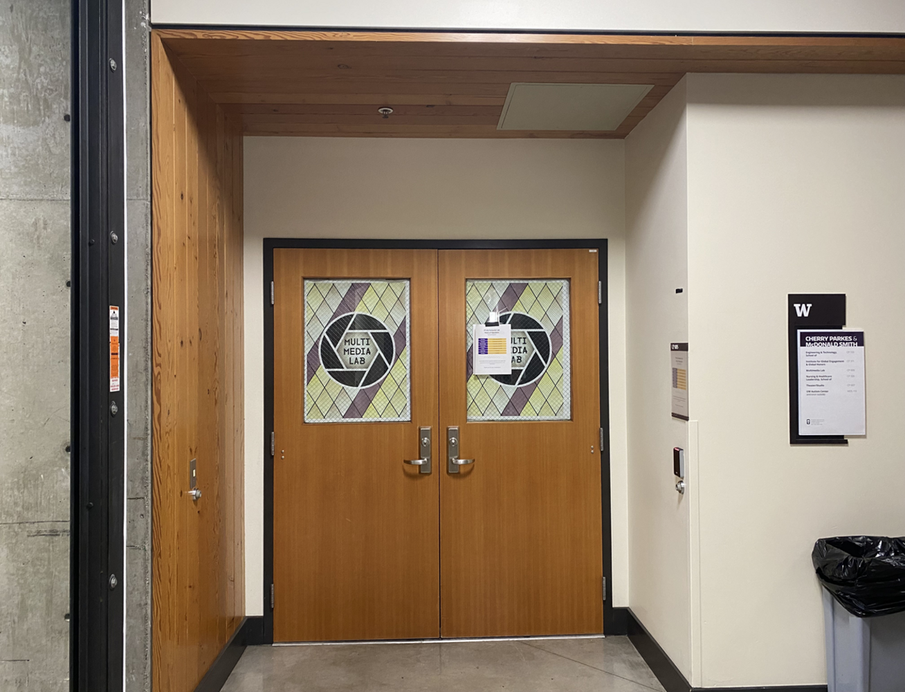 entry way to the computer lab area